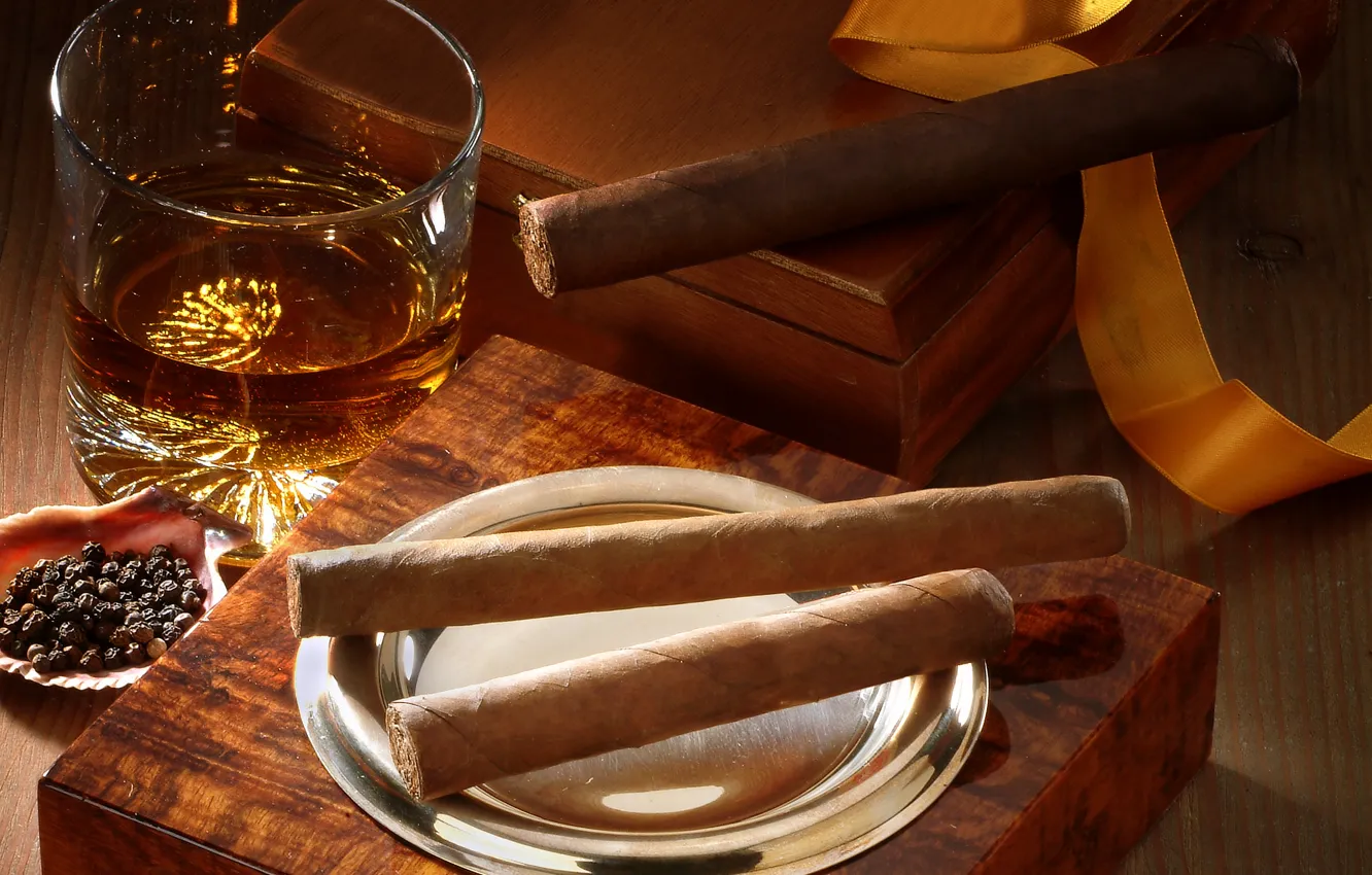 Фото обои стакан, коробка, сигары, виски