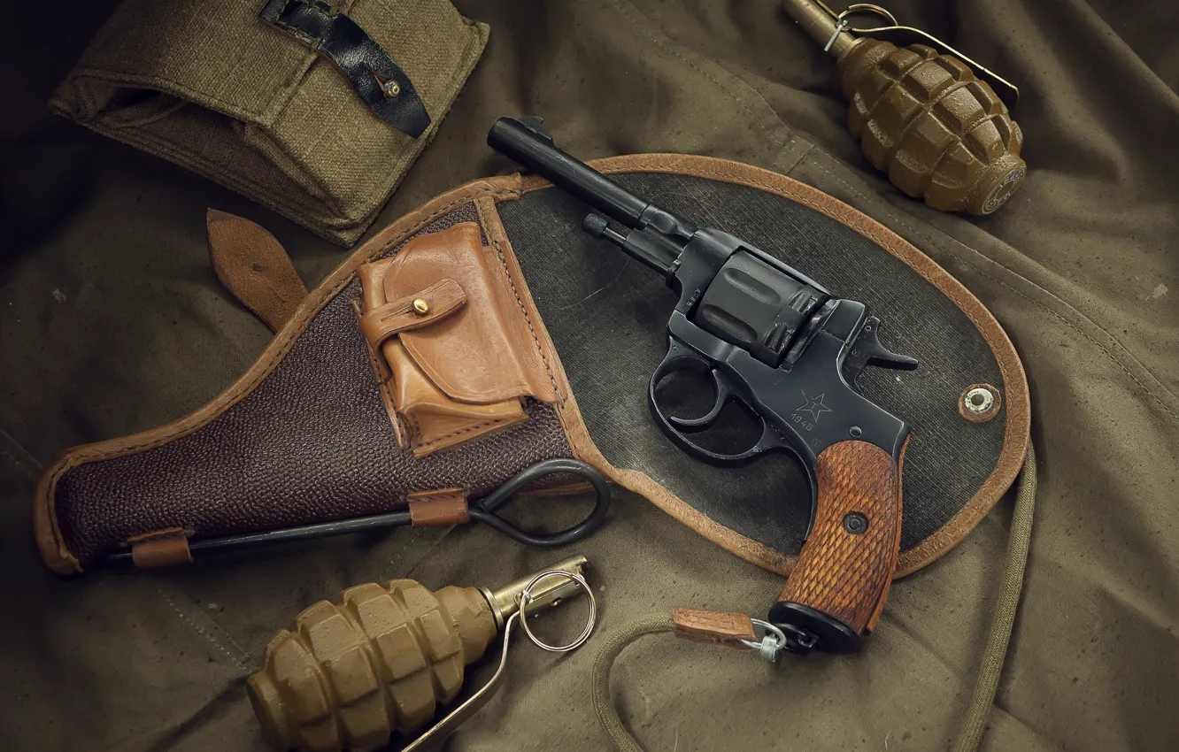 Фото обои граната, револьвер, weapon, наган, revolver, Nagant, оужие