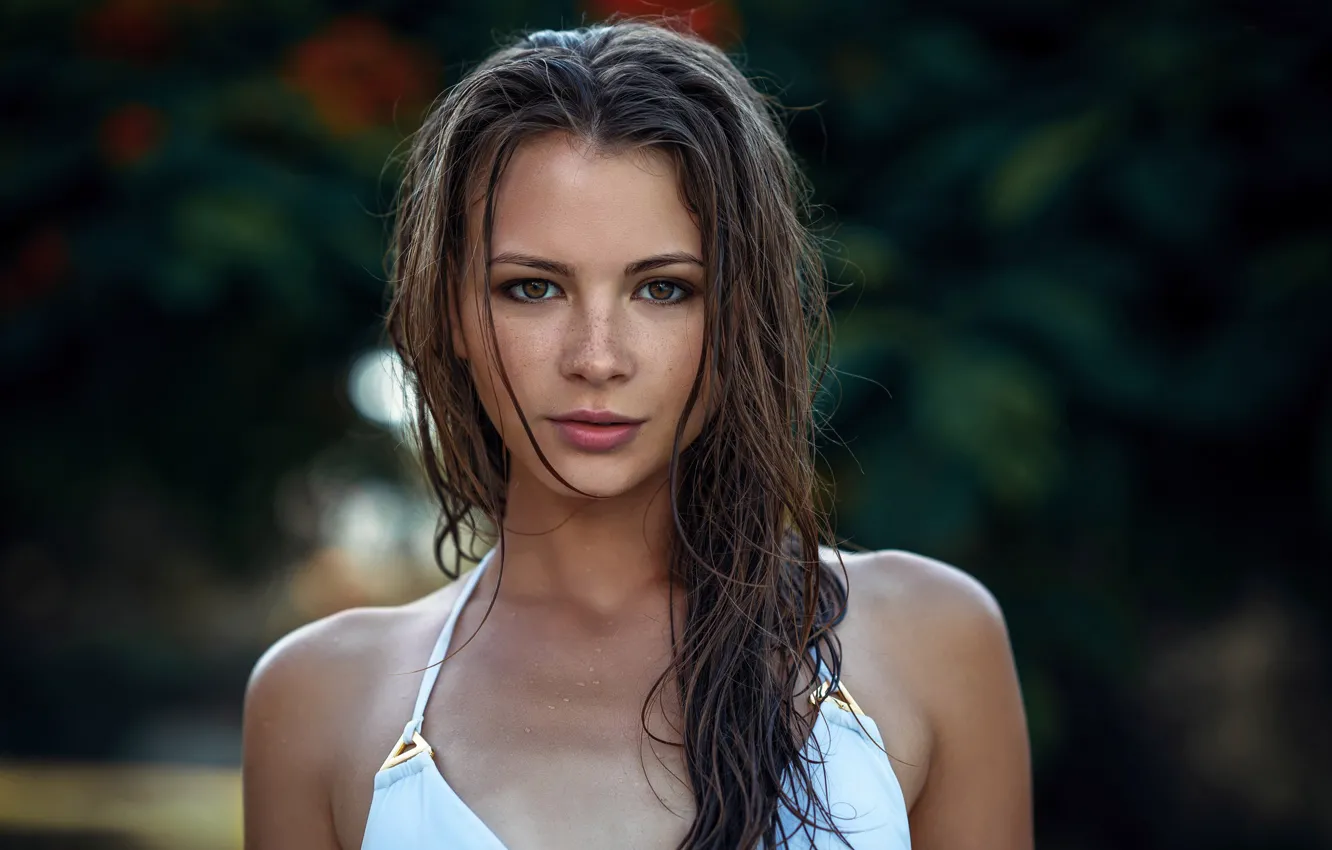 Фото обои girl, wet, Model, long hair, photo, eyes, water drops, lips