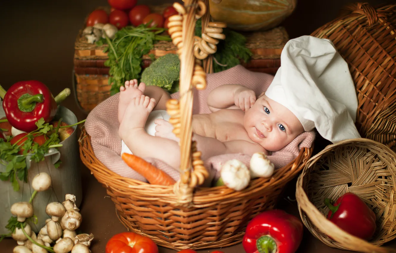 Фото обои дети, грибы, малыш, лежит, овощи, ребёнок, баранки, корзины
