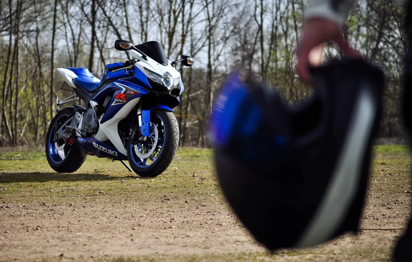 Фото обои синий, мотоцикл, шлем, суперспорт, suzuki, blue, сузуки, gsx-r600