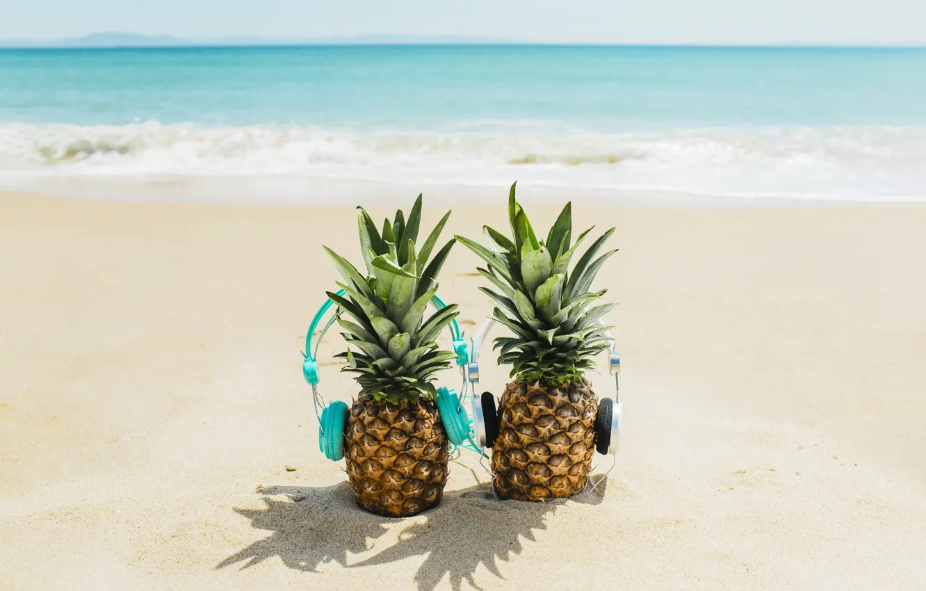 Фото обои песок, море, пляж, лето, отдых, наушники, summer, ананас