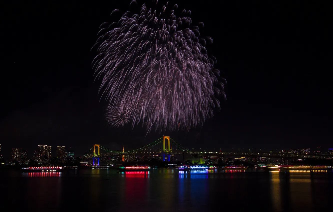 Фото обои огни, праздник, здание, Tokyo, Japan, Rainbow Bridge, салюты