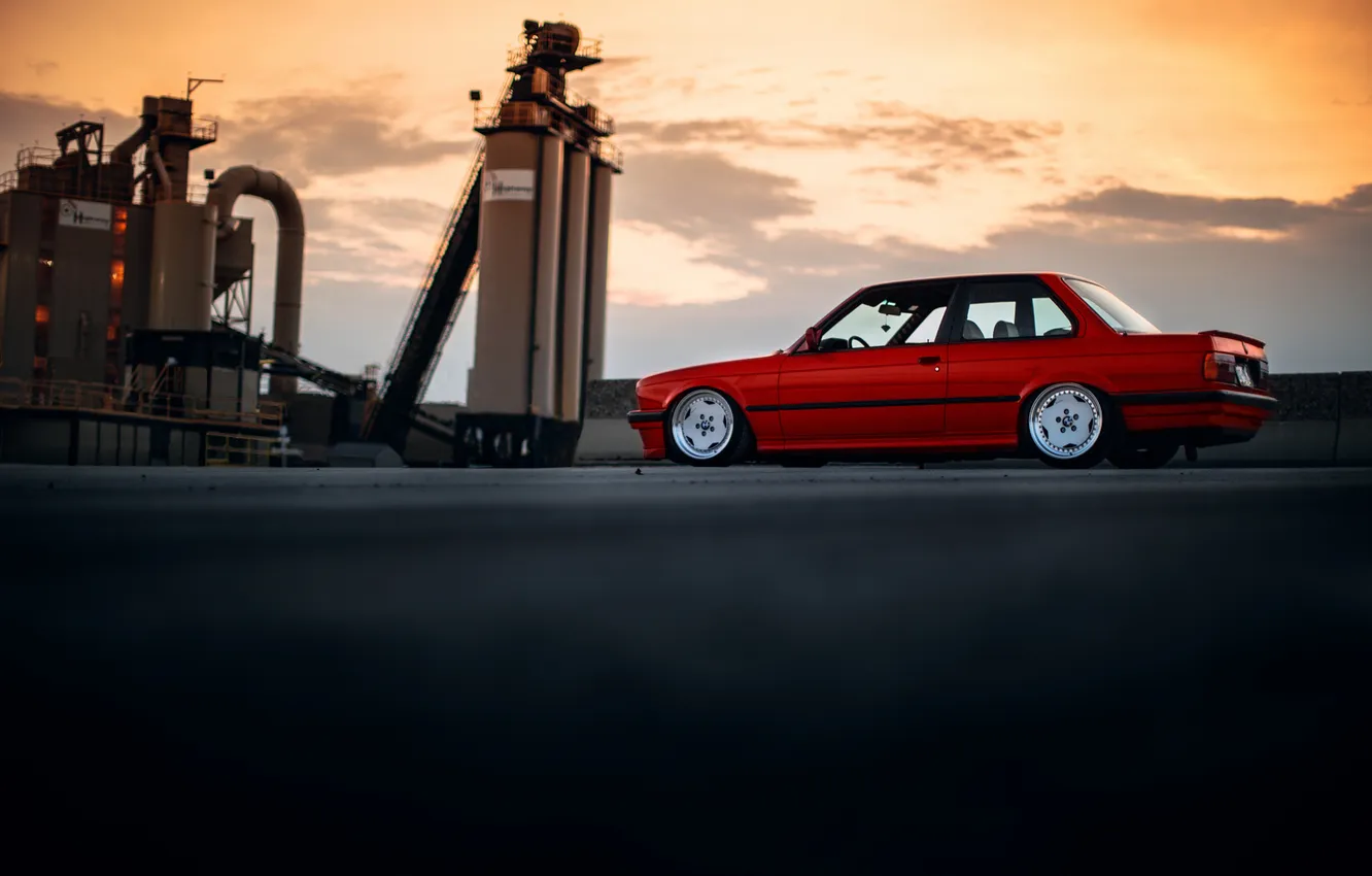 Фото обои красный, завод, бмв, BMW, профиль, red, E30, 3 серия