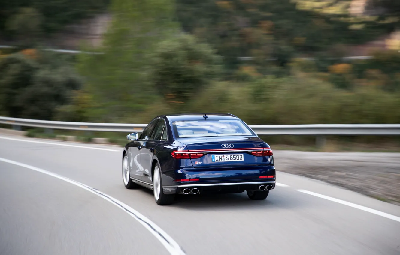 Фото обои синий, движение, Audi, седан, вид сзади, Audi A8, Audi S8, 2020