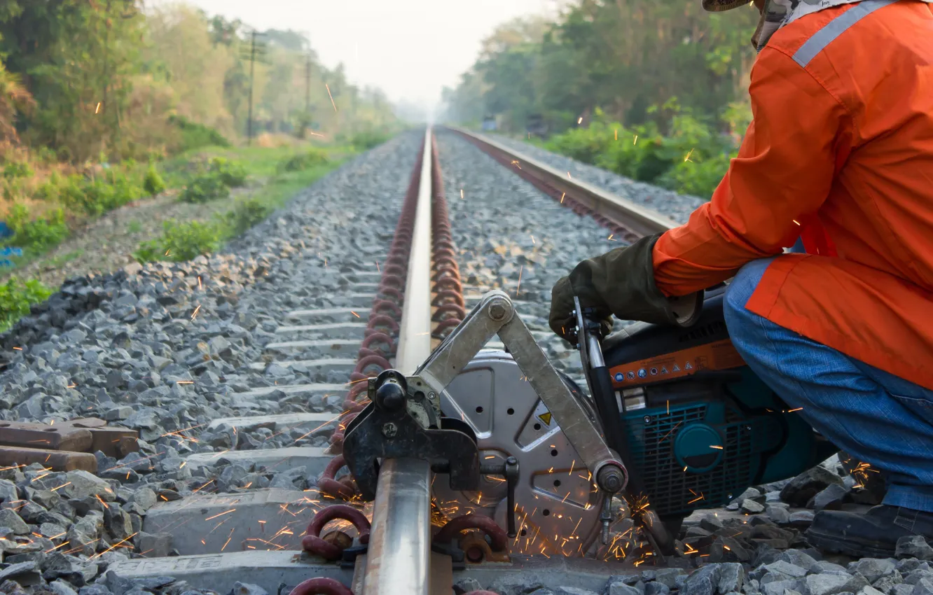 Фото обои metal, rail, railroad tracks, worker, metallurgy