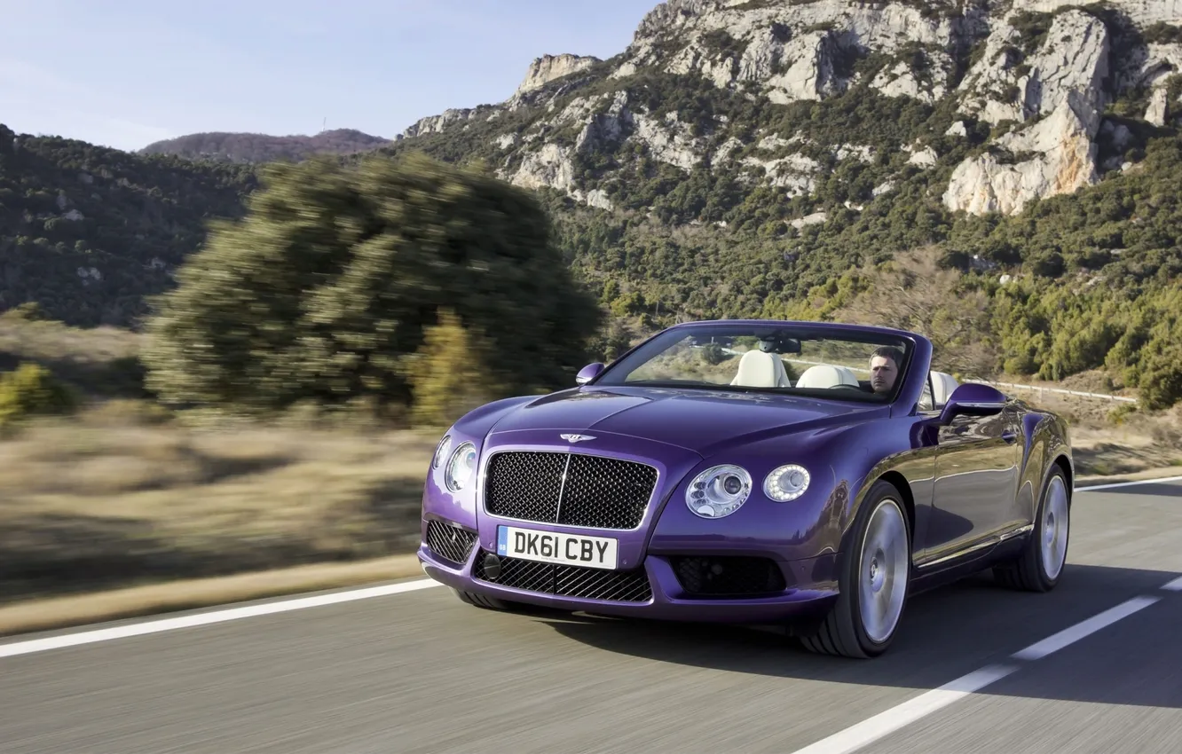 Фото обои дорога, фиолетовый, скорость, continental, bentley, кабриолет, передок, бентли
