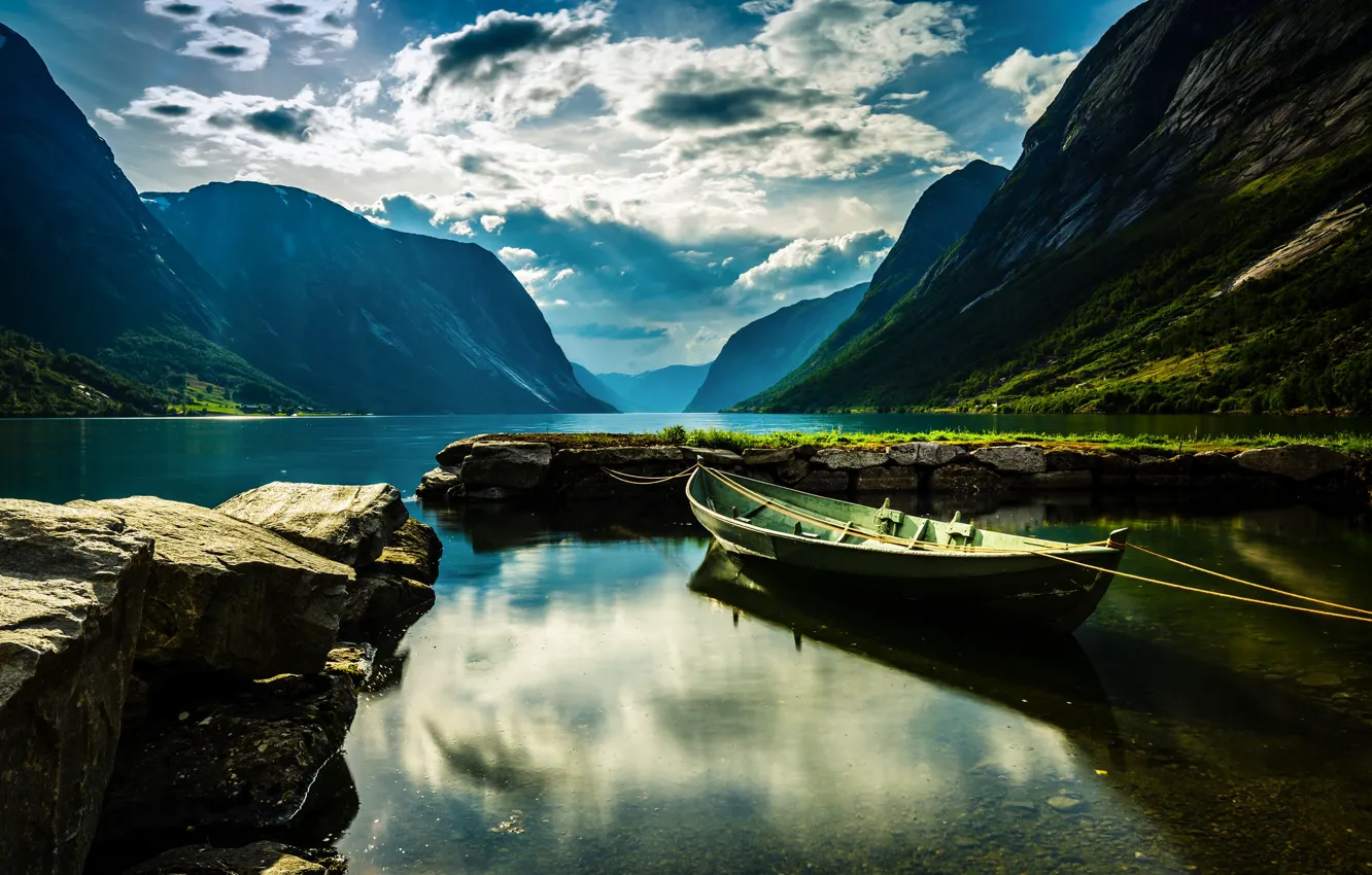 Фото обои небо, облака, лодка, спокойствие, Норвегия, Norway, фьорд, Sogn og Fjordane