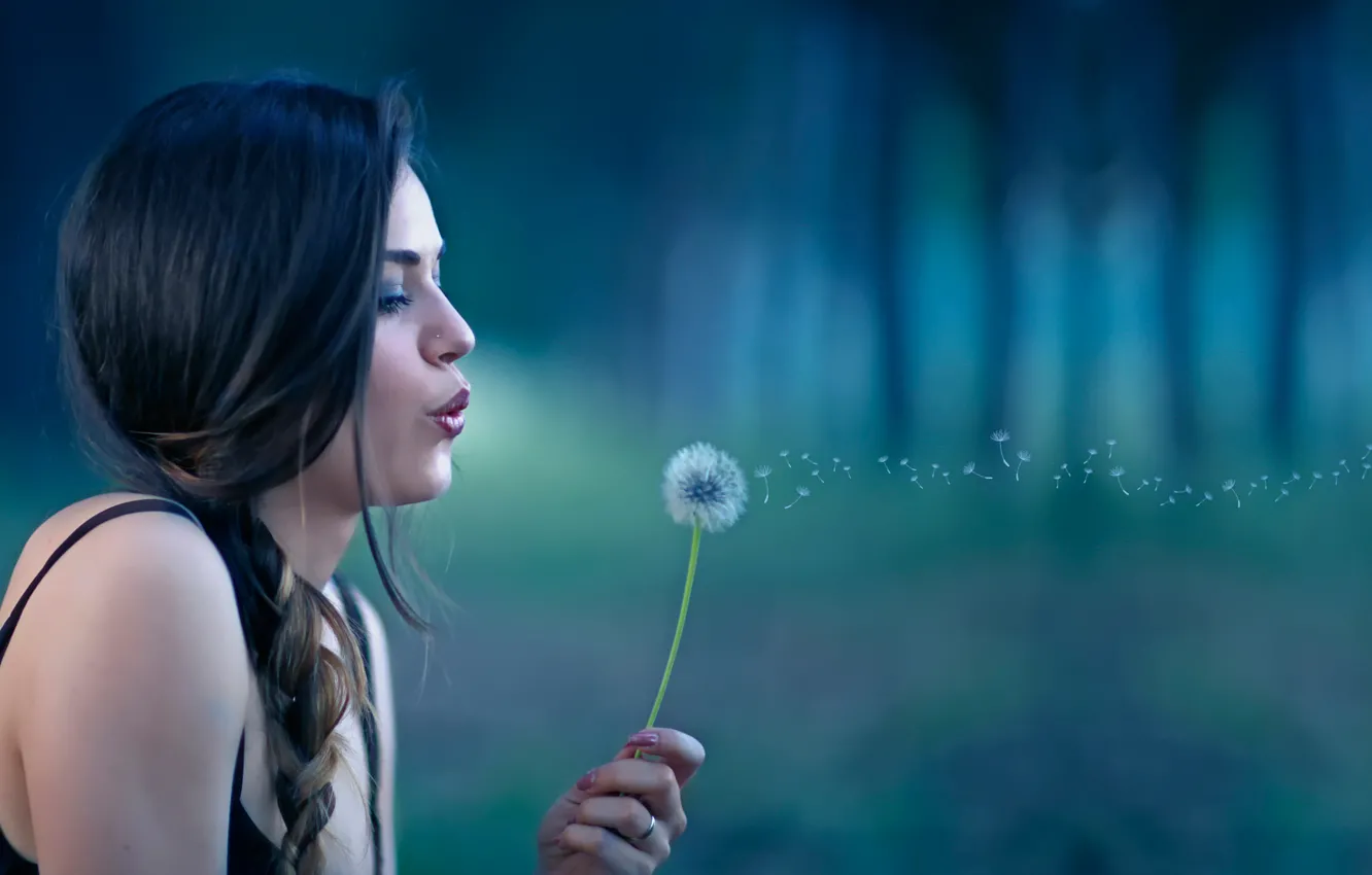 Фото обои девушка, одуванчик, губки, боке, Alessandro Di Cicco, Just like a dream