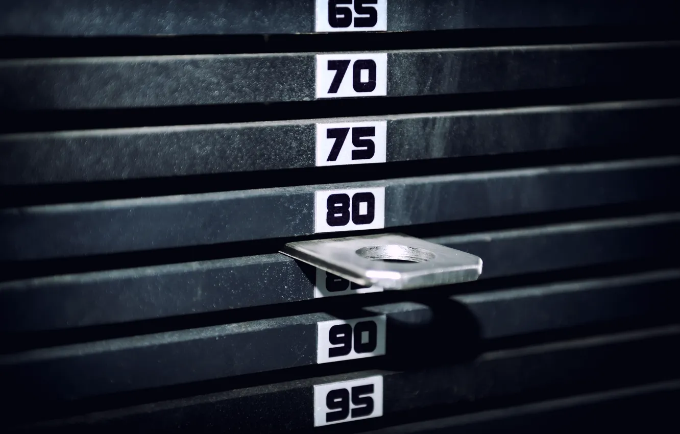 Фото обои numbers, gym, weight, exercise machine