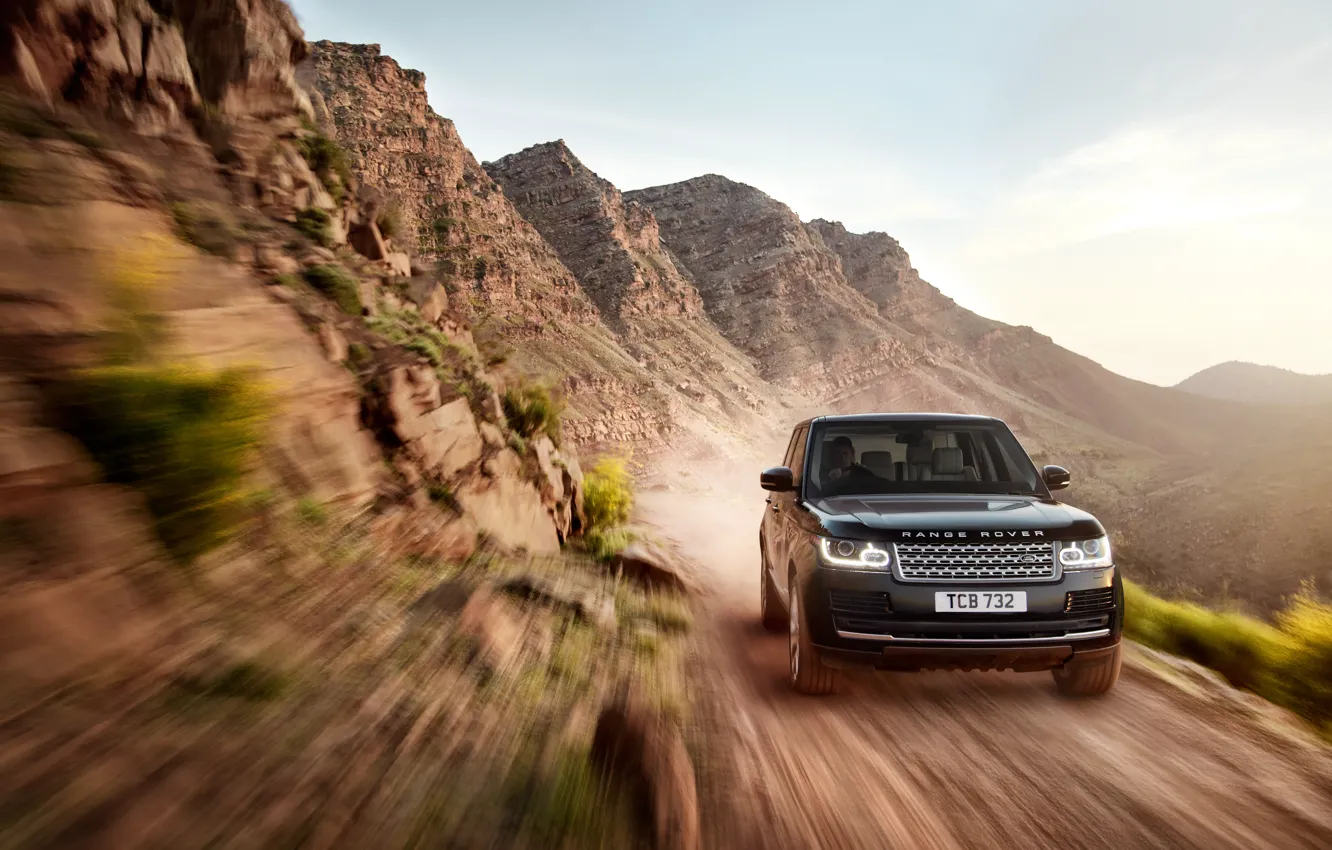 Фото обои машина, небо, земля, внедорожник, Land Rover, Range Rover, в движении