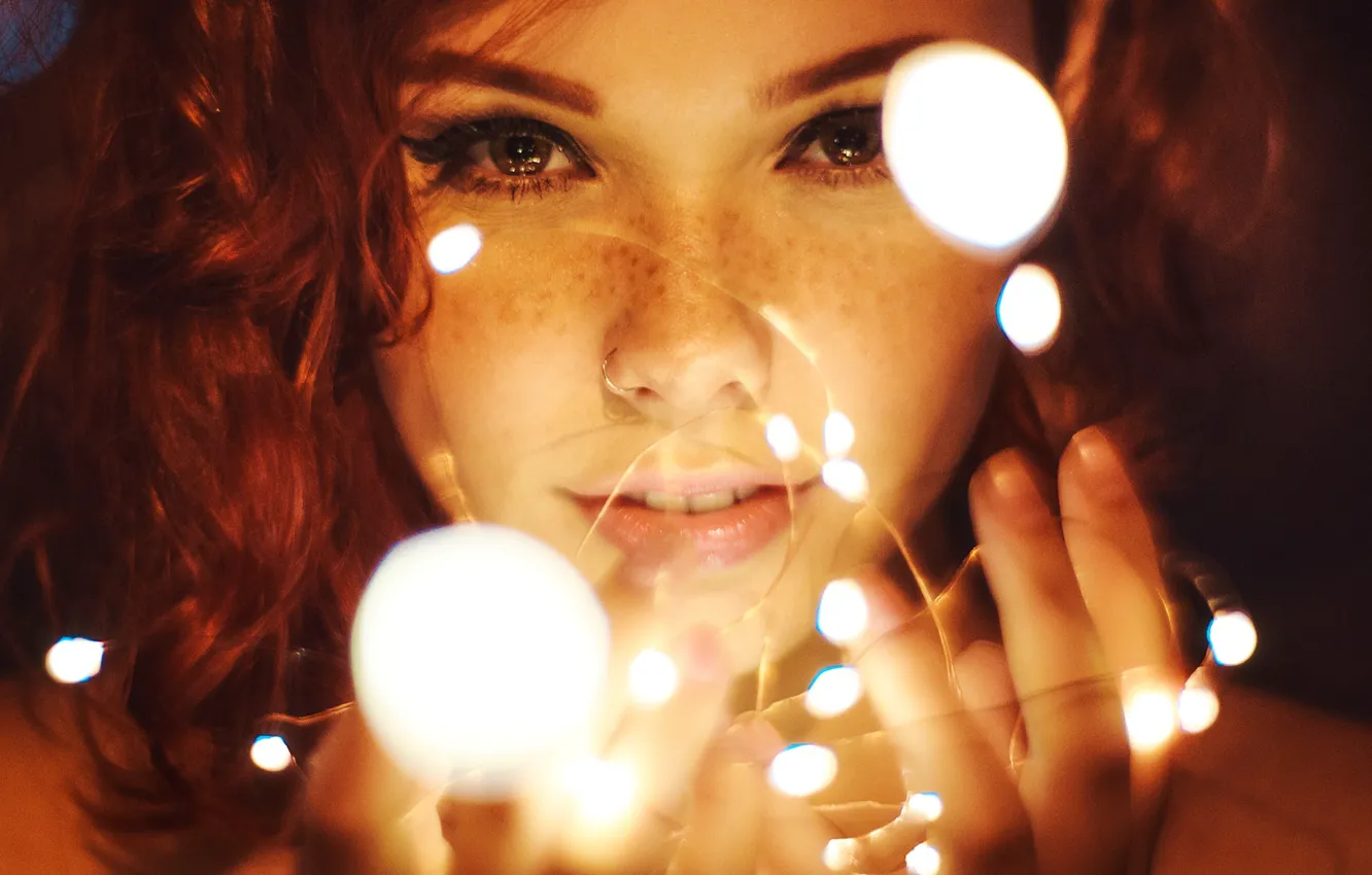 Фото обои lights, girl, redhead, look, piercing, freckles, Matheus Bertelli