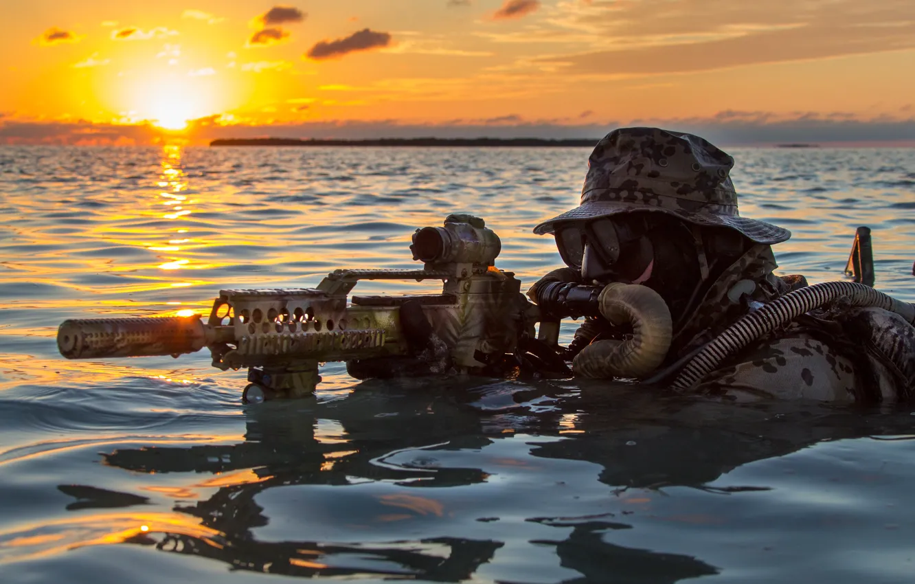 Фото обои вода, рассвет, автомат, боец, Bundeswehr, Kommando