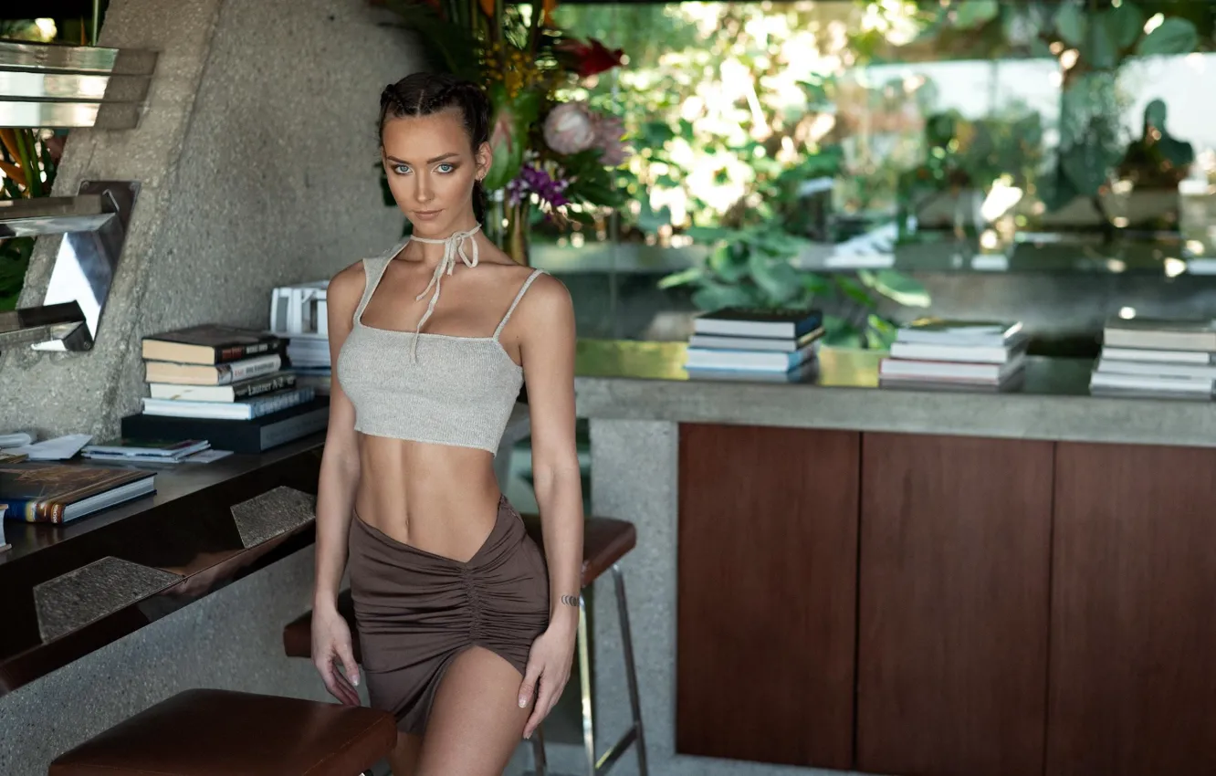 Фото обои взгляд, девушка, модель, книги, шатенка, красивая, улыбается, Rachel Cook
