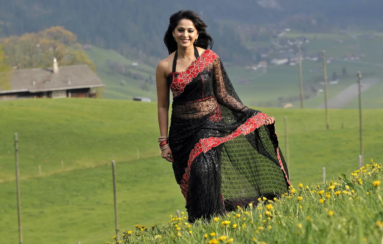 Фото обои anushka, india, telugu, saree, gingerid