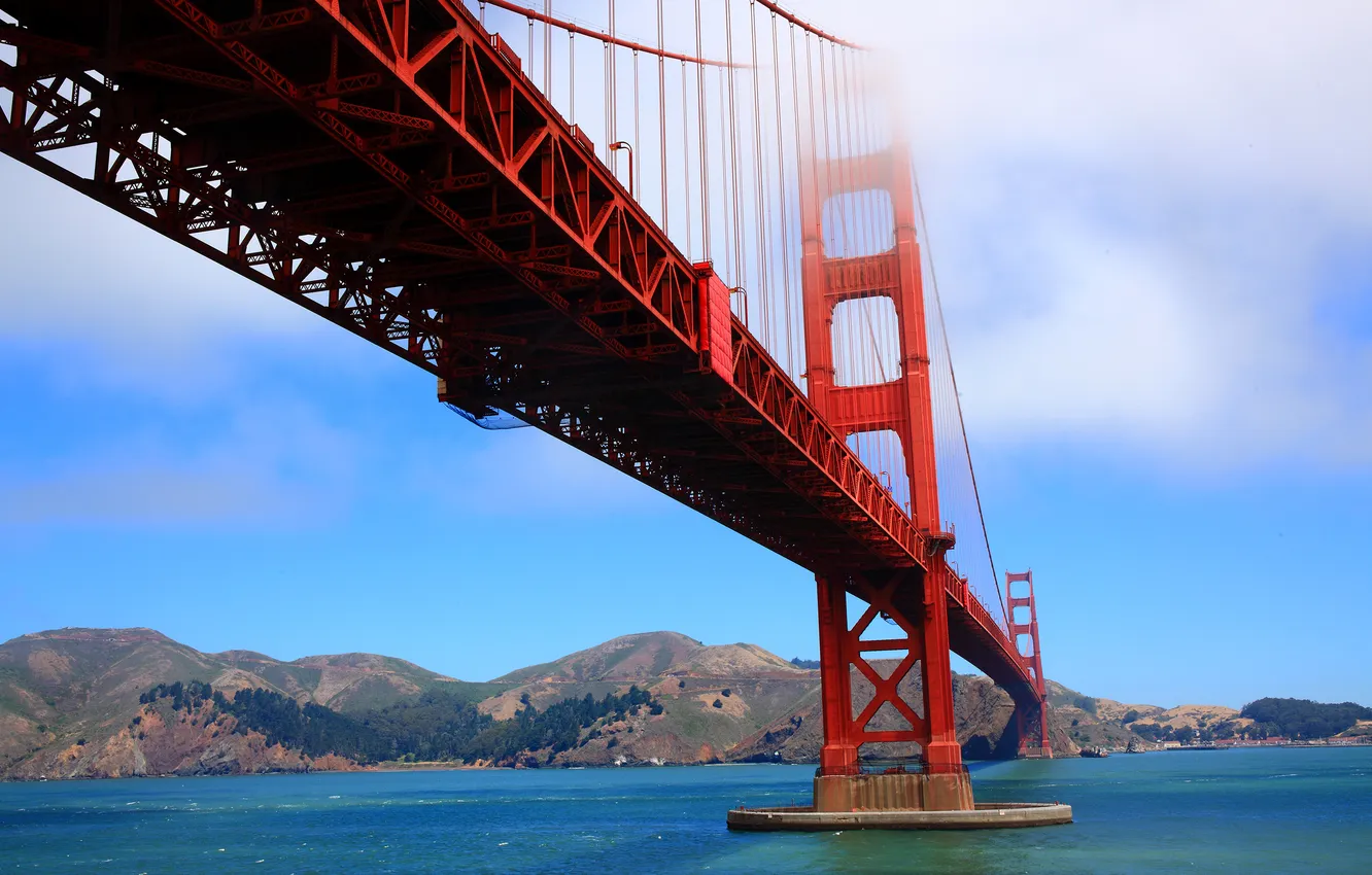 Фото обои море, небо, облака, горы, мост, опора, Сан-Франциско, Золотые Ворота
