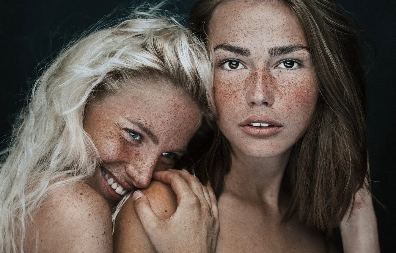 Фото обои girls, photo, blue eyes, brunette, blonde, Models, portrait, mouth