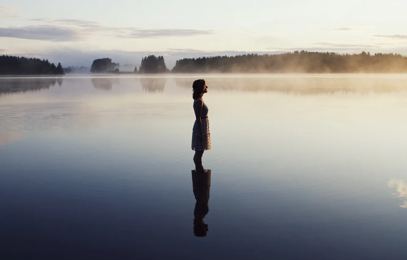 Фото обои девушка, озеро, настроение, утро