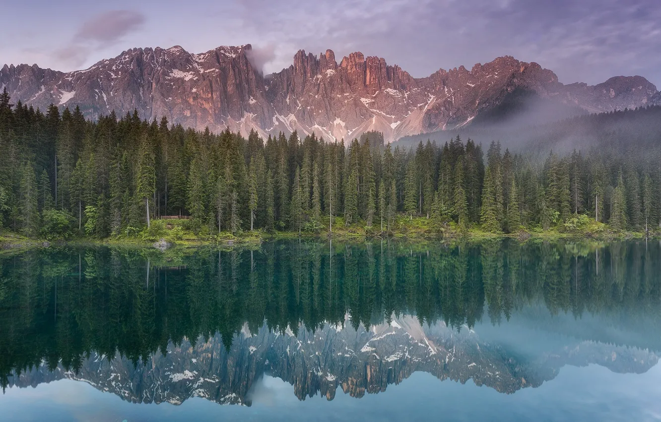 Фото обои пейзаж, горы, природа, озеро, отражение, красота, ели, ёлки