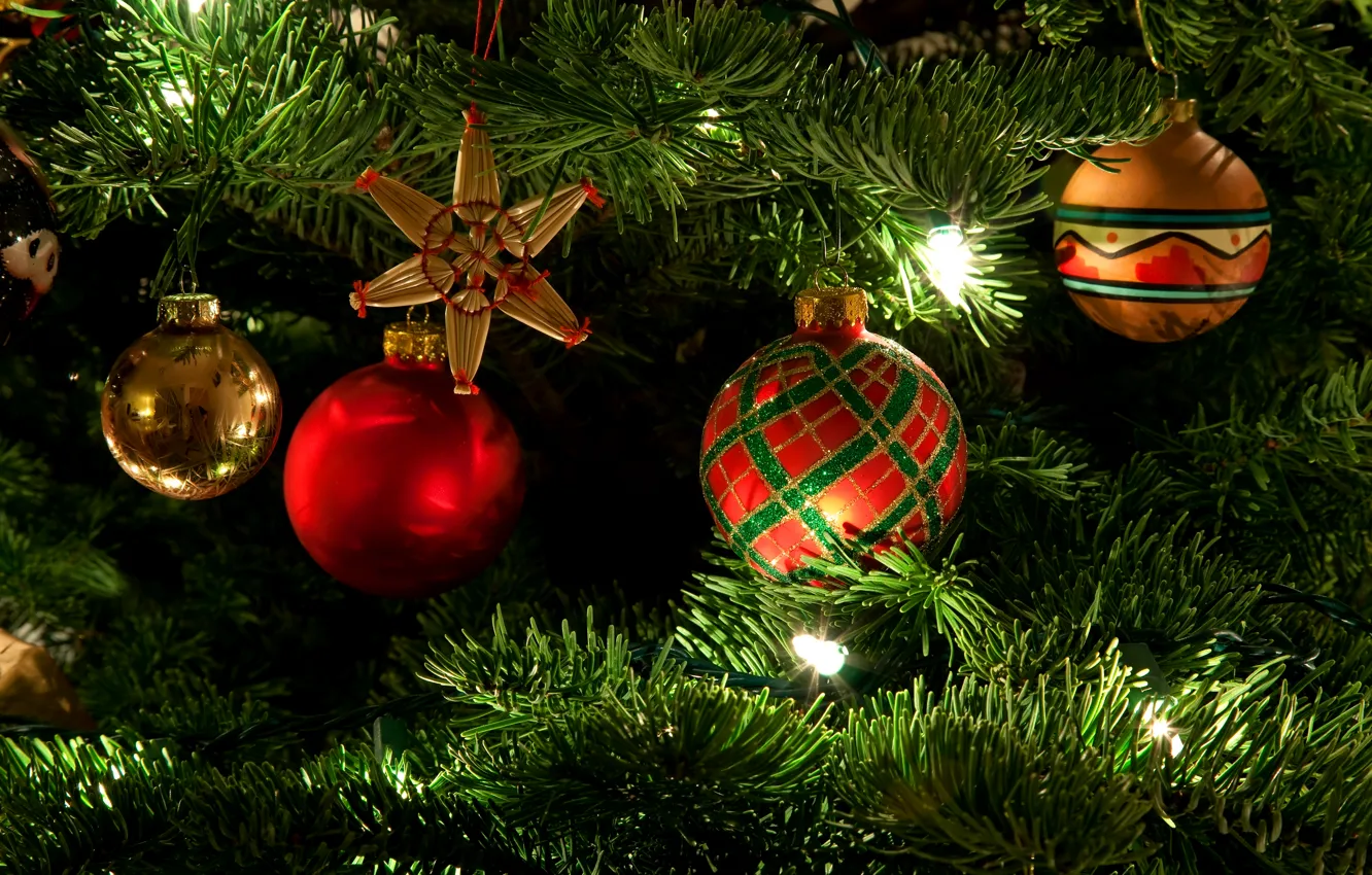 Фото обои украшения, настроение, праздник, игрушки, елка, гирлянда