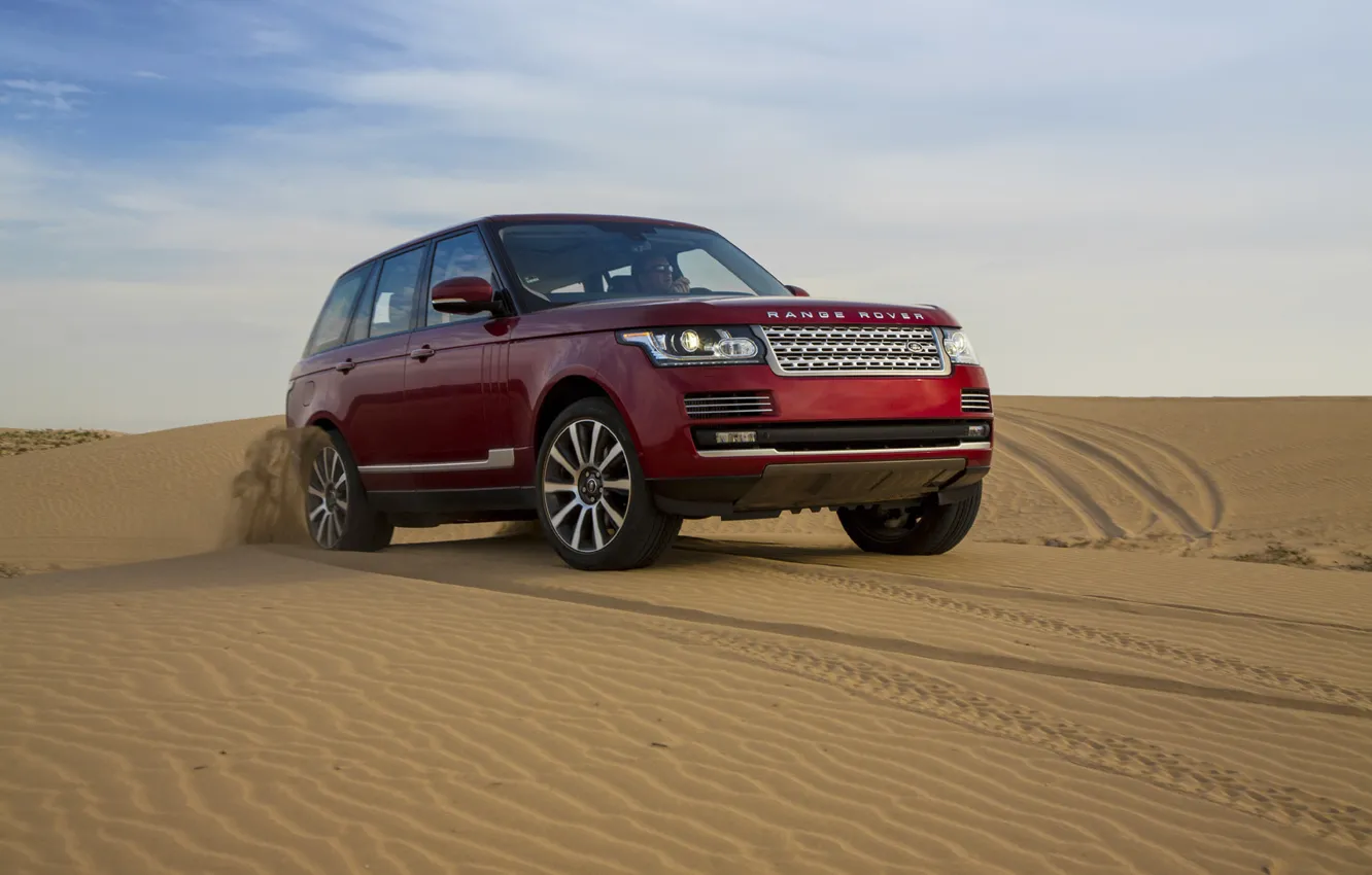 Фото обои песок, небо, дюны, джип, Land Rover, Range Rover, передок, Ренж Ровер