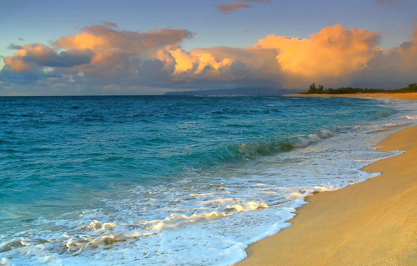 Фото обои песок, море, небо, облака, закат, волна, прибой, мыс