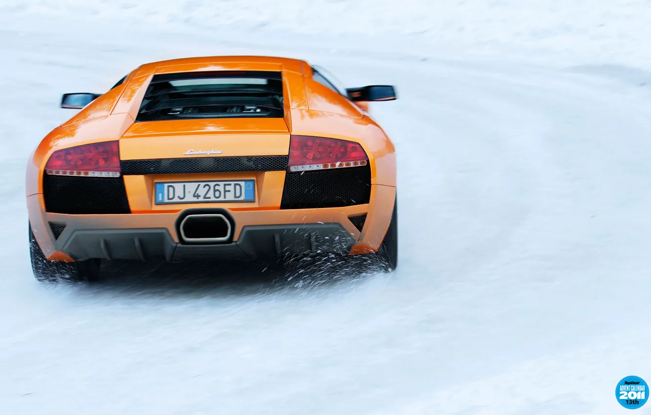 Фото обои зима, дорога, снег, оранжевый, Lamborghini, суперкар, вид сзади, Murcielago