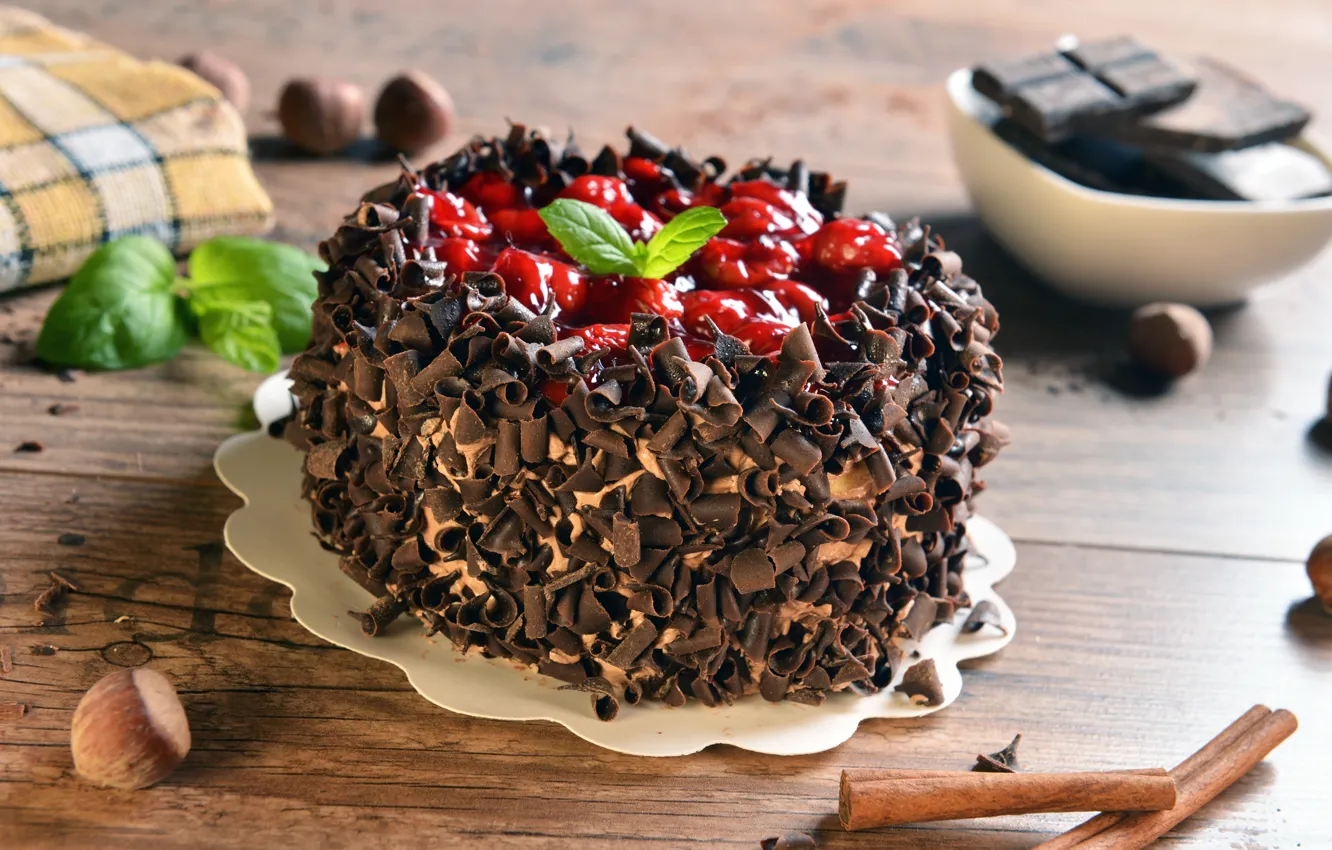 Фото обои шоколад, торт, орехи, корица, крем, десерт, шоколадная стружка
