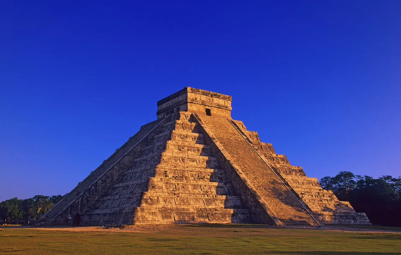 Фото обои La pirámide de Kukulkan al atardecer, Mayan Pyramid, of Kukulkan