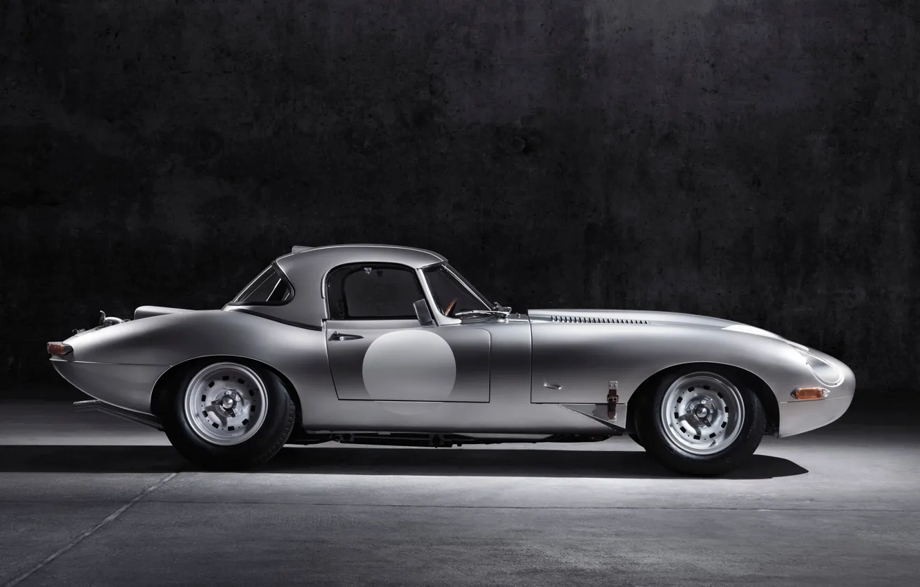 Фото обои свет, серый, фон, Jaguar, стальной, E-Type Lightweight