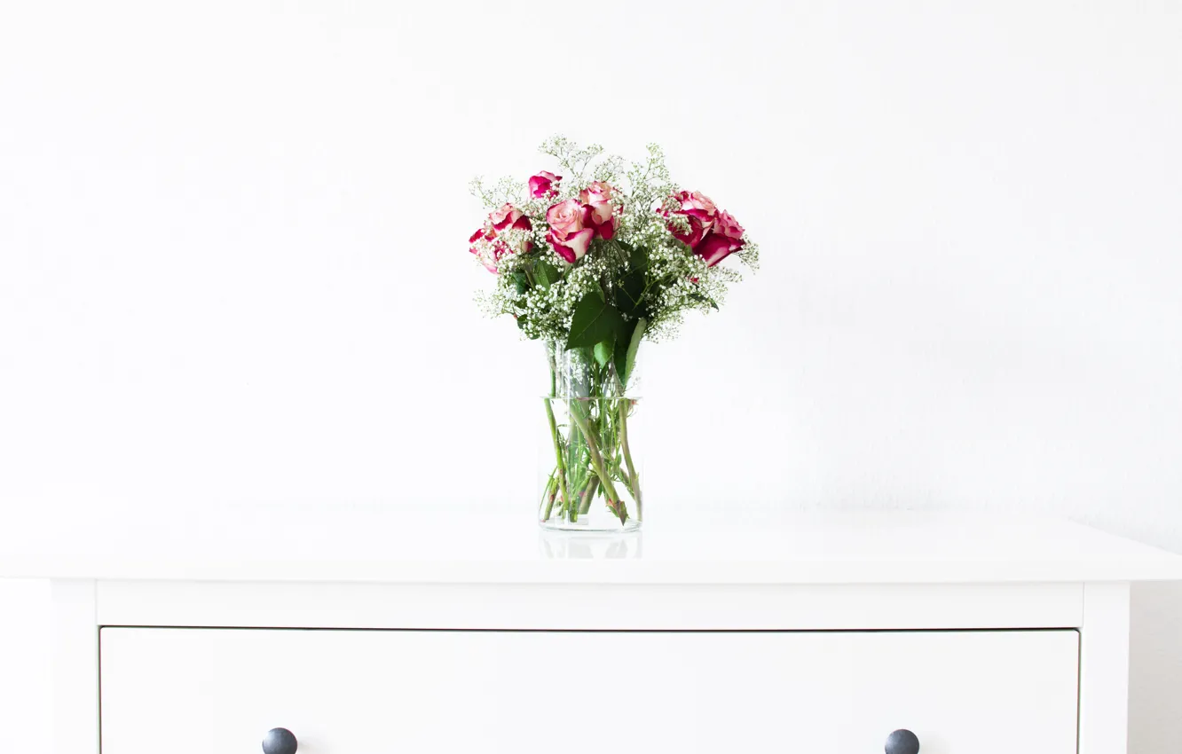 Фото обои стол, розы, букет, ваза
