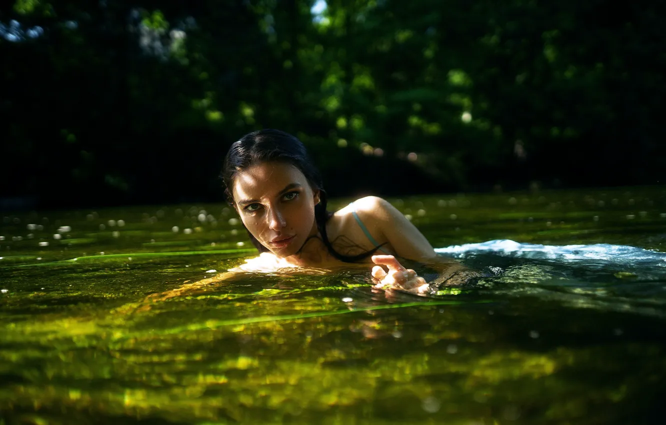 Фото обои взгляд, вода, девушка, лицо, поза, ситуация, Даша, Максим Густарёв