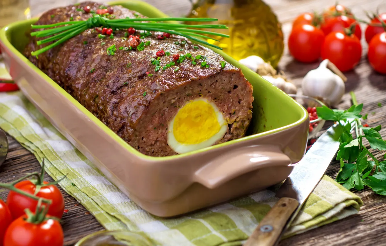 Фото обои зелень, яйцо, мясной хлеб