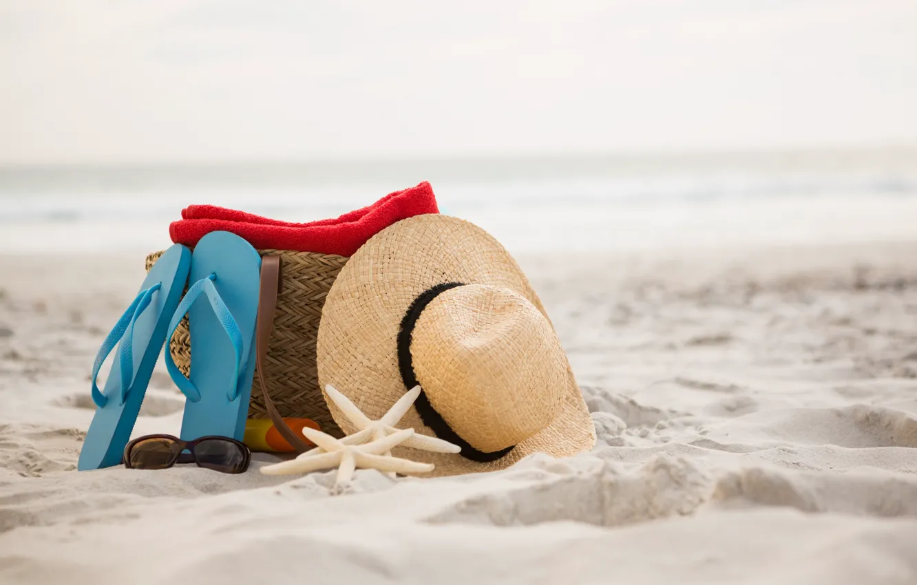 Фото обои песок, море, пляж, лето, природа, шляпа, ракушки, морская звезда