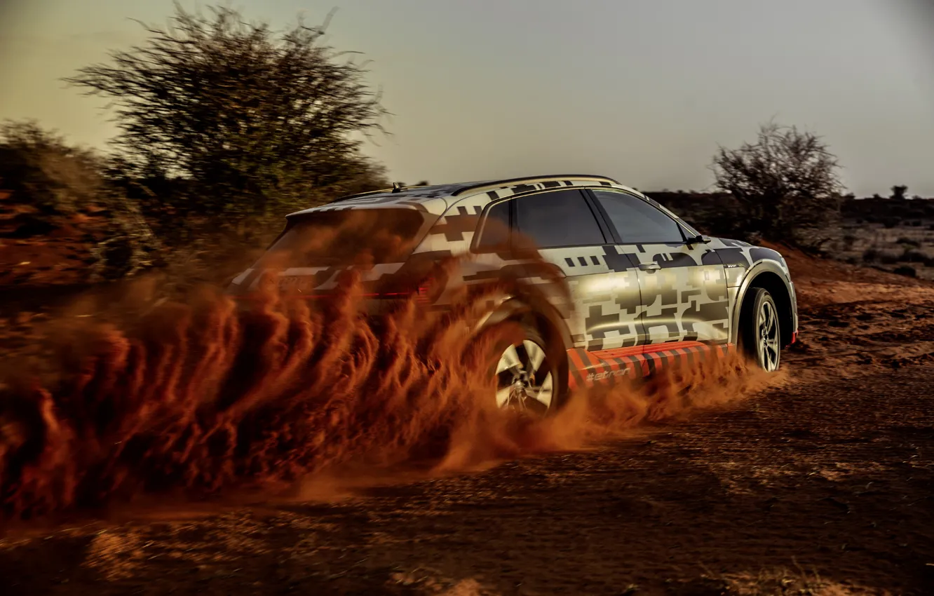 Фото обои песок, движение, Audi, 2018, E-Tron Prototype