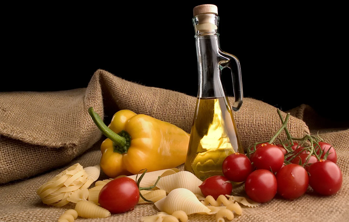 Фото обои бутылка, масло, перец, натюрморт, помидоры, томаты, макароны