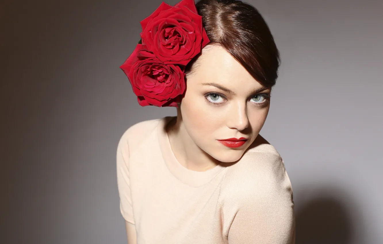 Фото обои фон, розы, макияж, актриса, прическа, фотограф, красные, шатенка