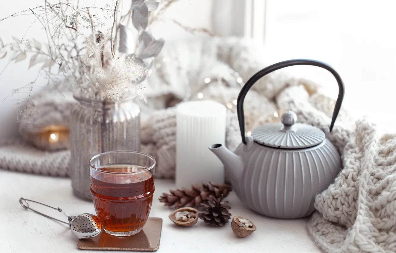 Фото обои зима, свет, стакан, уют, тепло, чай, свеча, букет