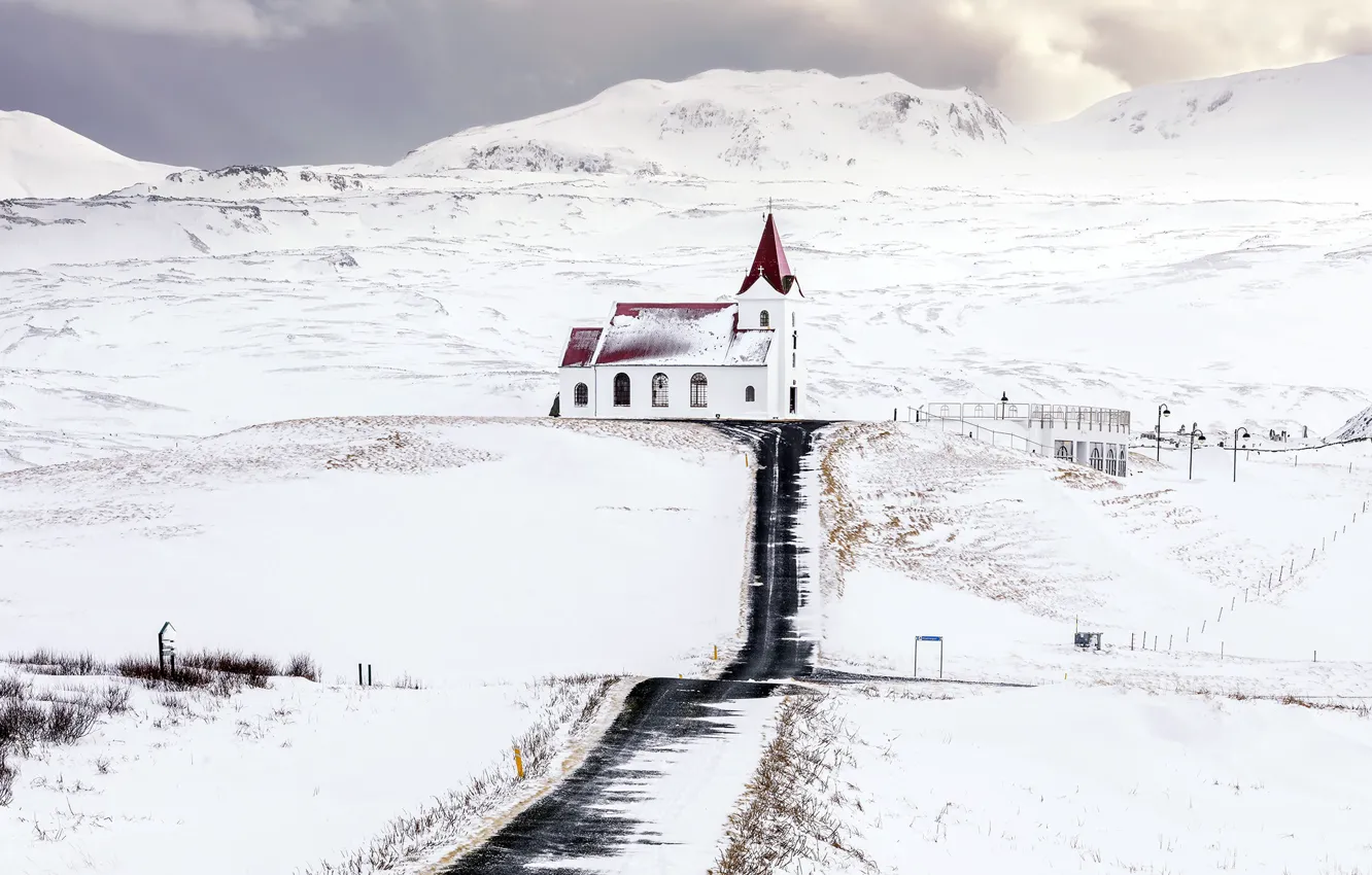 Фото обои Iceland, Snaefellsnes Peninsula, Ingjaldshólskirkja Church