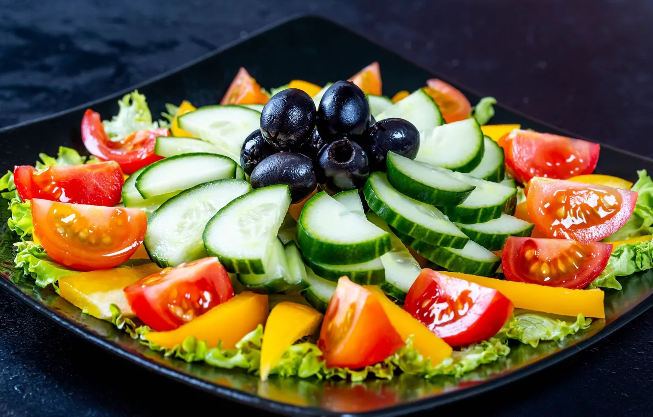 Фото обои перец, овощи, помидоры, огурцы, салат, маслины