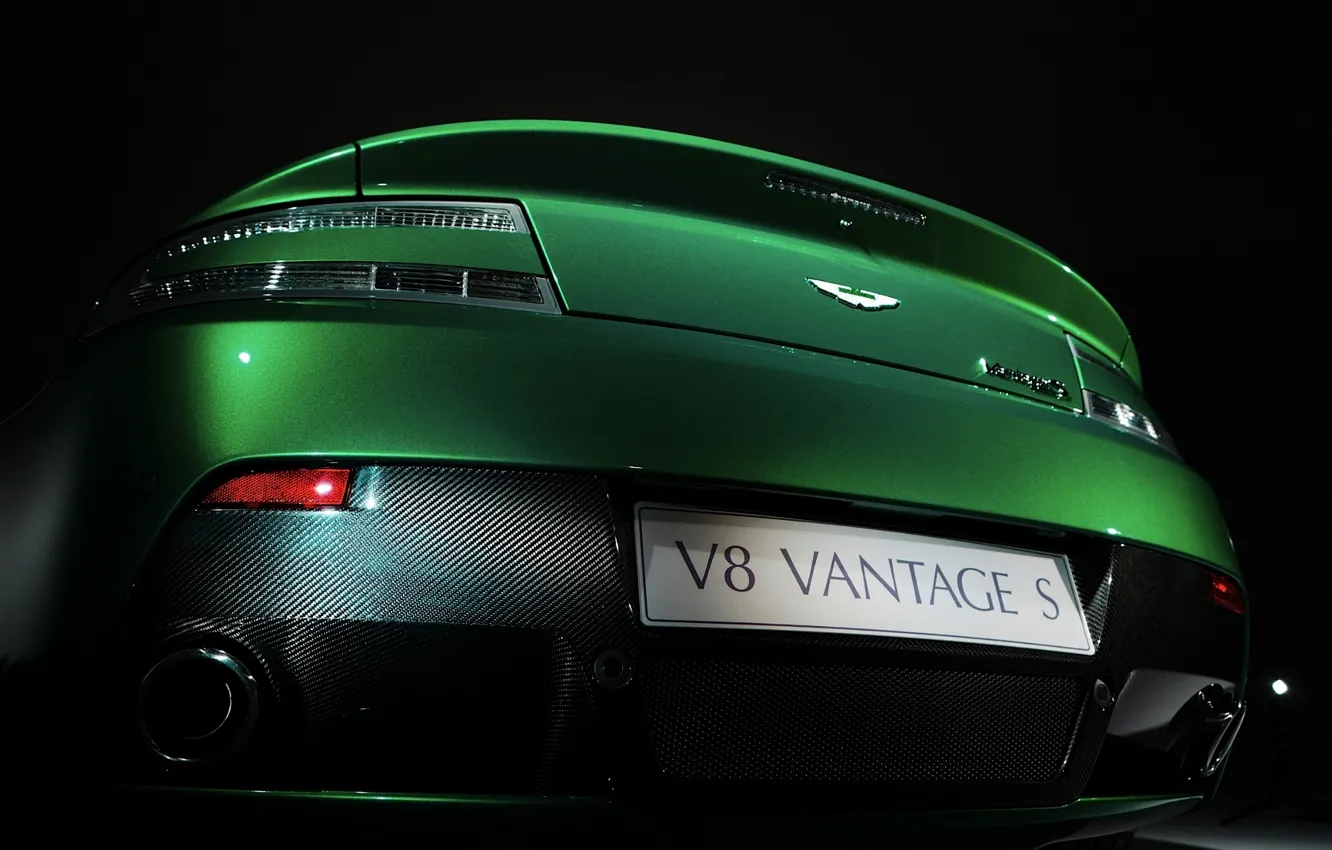 Фото обои зелень, Aston Martin, астон мартин, карбон, задница, Vantage S Roadster