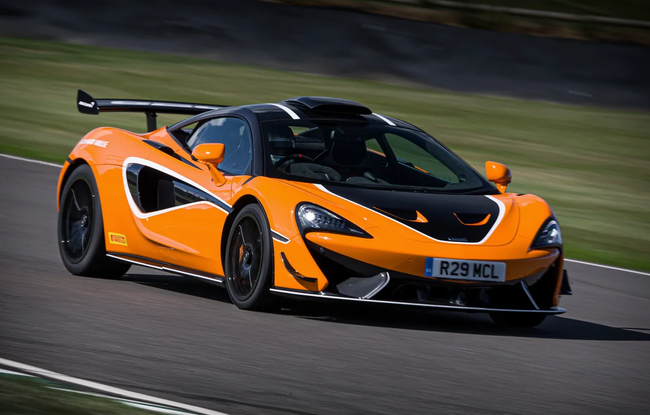Фото обои купе, McLaren, на трассе, 2020, V8 twin-turbo, 620R, 620 л.с., 3.8 л.