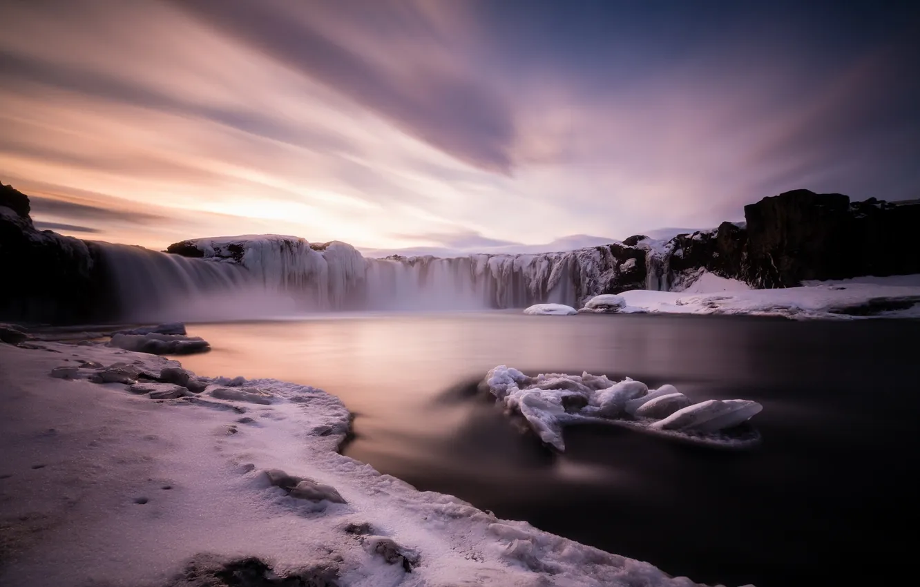 Фото обои пейзаж, Godafoss waterfall, Northern Iceland