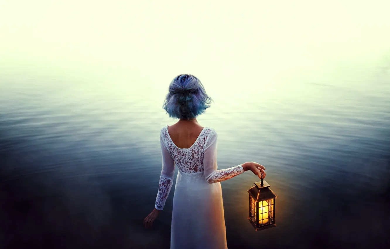 Фото обои вода, девушка, настроение, платье, фонарь, голубые волосы, Valentina Diaz