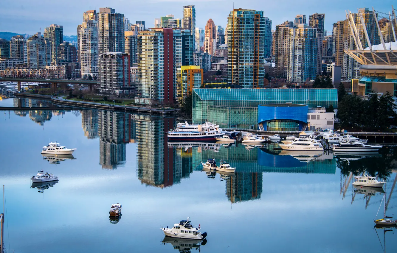 Фото обои город, река, фото, дома, небоскребы, Канада, Ванкувер, катера