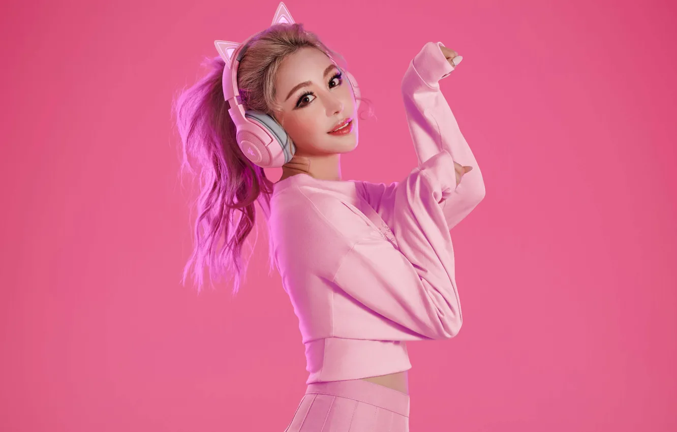 Фото обои Девушка, Взгляд, Азиатка, Волосы, Razer, Headphones, Gaming Headset, Razer Kraken BT Kitty Edition