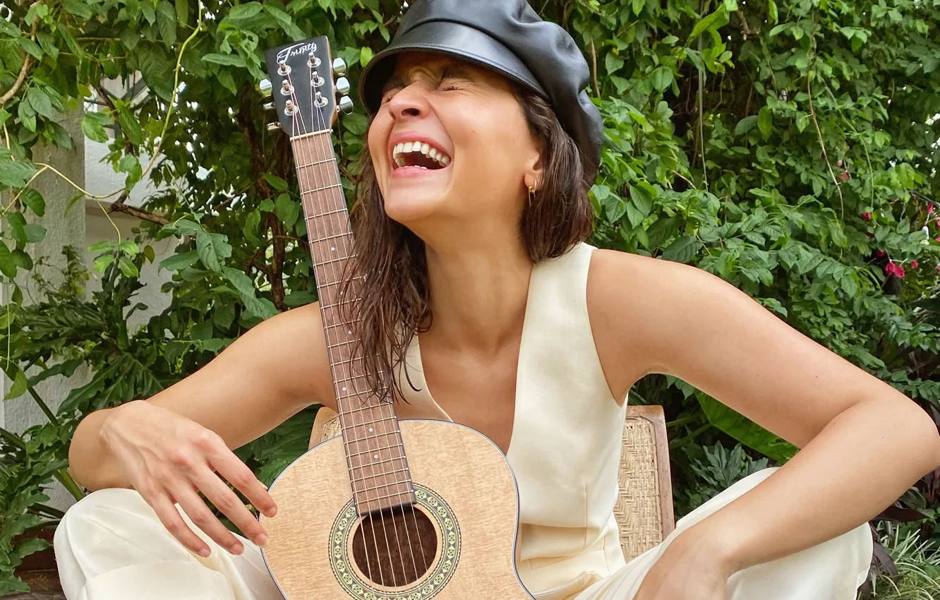 Фото обои girl, hot, sexy, eyes, smile, beautiful, model, pretty