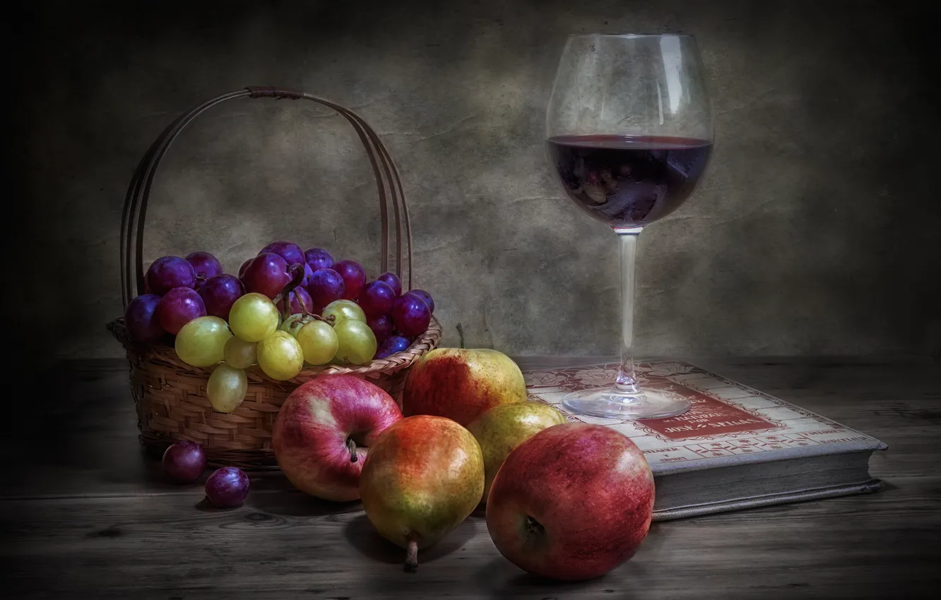Фото обои вино, яблоки, бокал, виноград, натюрморт