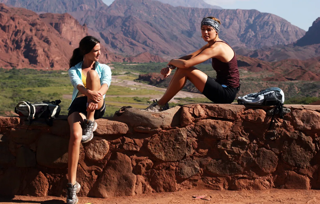 Фото обои горы, Аргентина, Amber Heard, Odette Annable, The Darkness, И наступит, тьма And Soon