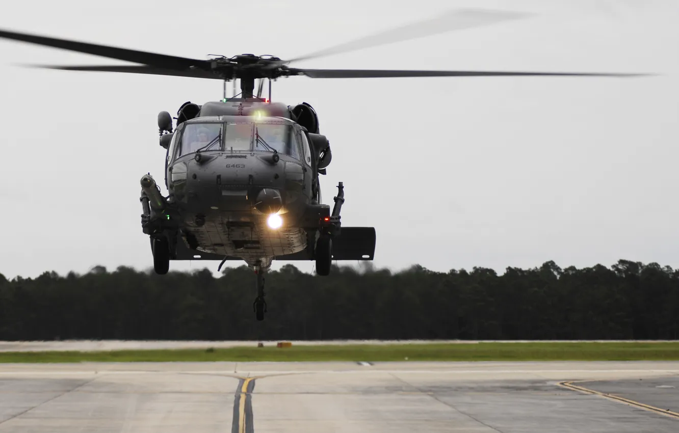 Фото обои вертолет, аэродром, взлет, ВВС США, HH-60G, Pave Hawk, навигационные огни
